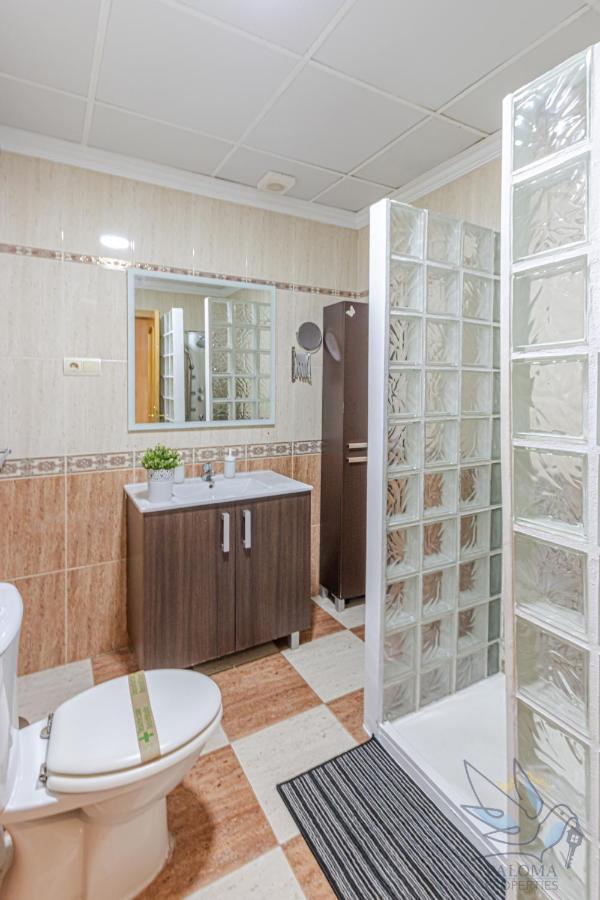 Apartment Bright 50 Mt From The